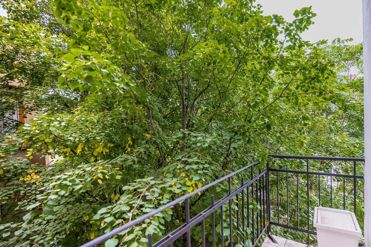 Sofia'S Vintage Gem: Spacious 2Bd Flat On Solunska Apartment