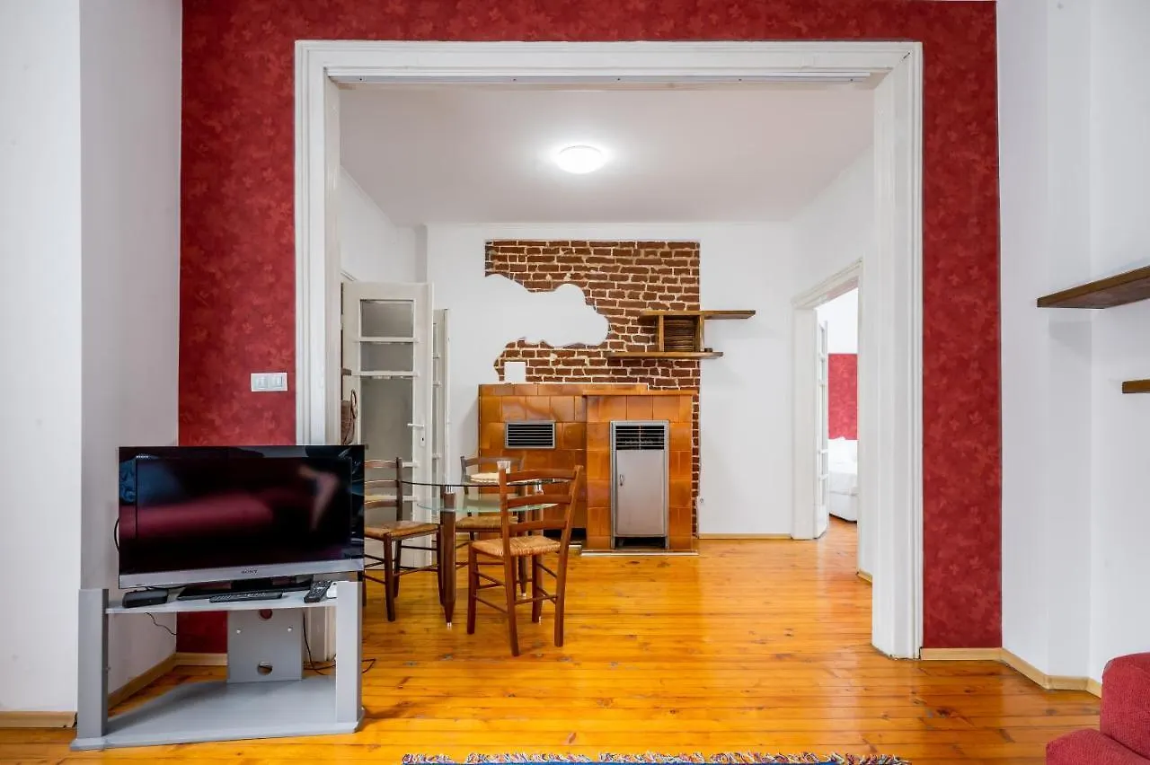 Sofia'S Vintage Gem: Spacious 2Bd Flat On Solunska Apartment Bulgaria
