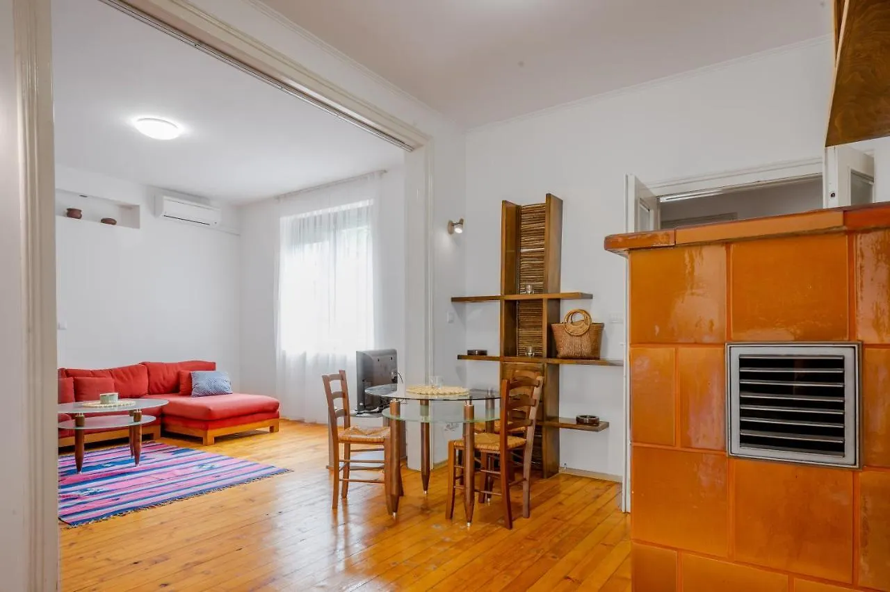 Appartamento Sofia'S Vintage Gem: Spacious 2Bd Flat On Solunska 0*, Sofia