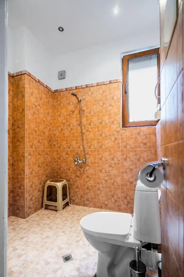 Sofia'S Vintage Gem: Spacious 2Bd Flat On Solunska Apartment