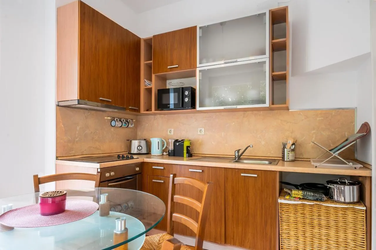 Sofia'S Vintage Gem: Spacious 2Bd Flat On Solunska Apartment  Sofia