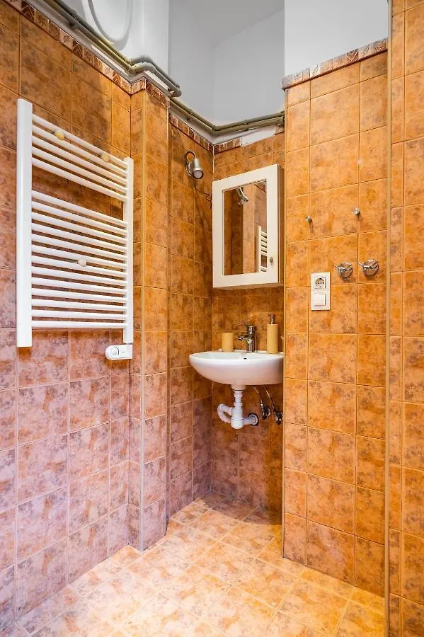 Sofia'S Vintage Gem: Spacious 2Bd Flat On Solunska Apartment