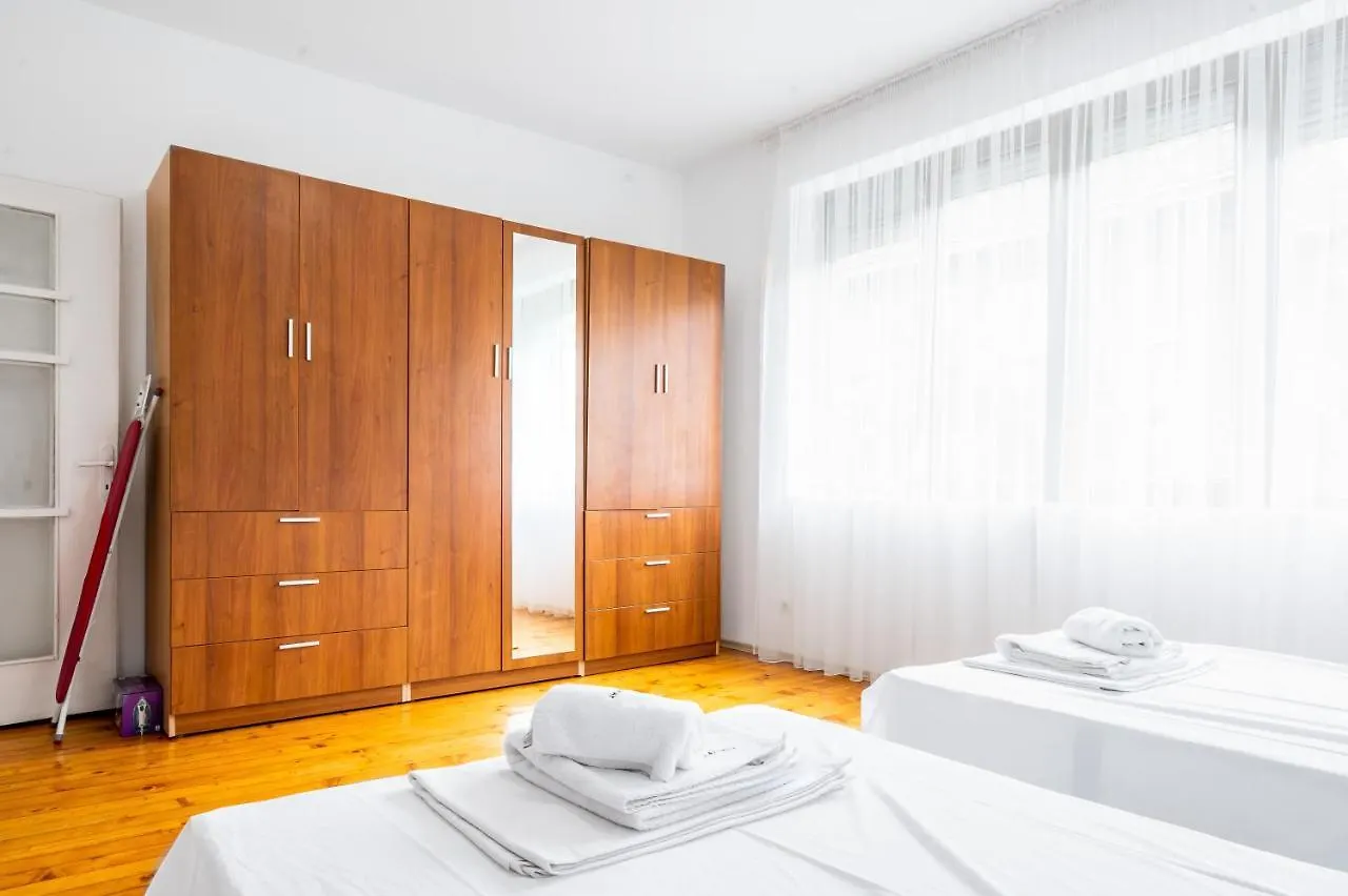 Sofia'S Vintage Gem: Spacious 2Bd Flat On Solunska Apartment